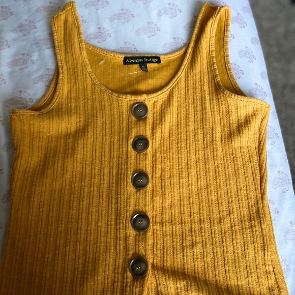 Tops - Stylish top that goes with any look